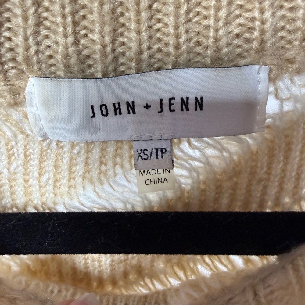 John + Jenn Chevron Pattern Pullover Sweater In L… - image 4